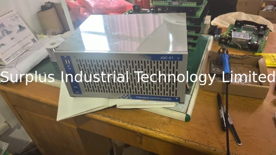 Sistema de controle industrial para máquina de corte de arame CNC